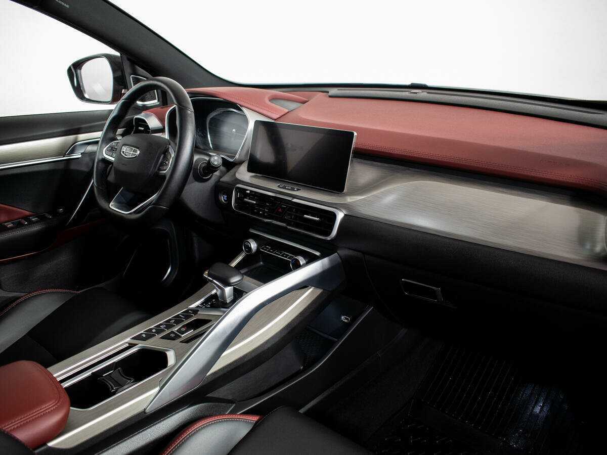 Geely Coolray с пробегом — 2023 год. Фото: #7