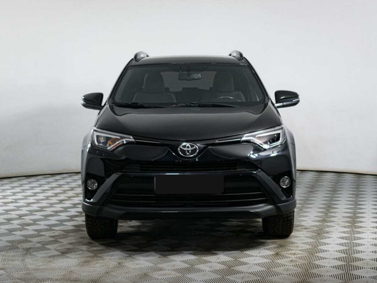 Toyota RAV4 с пробегом — 2018 год. Фото: #1