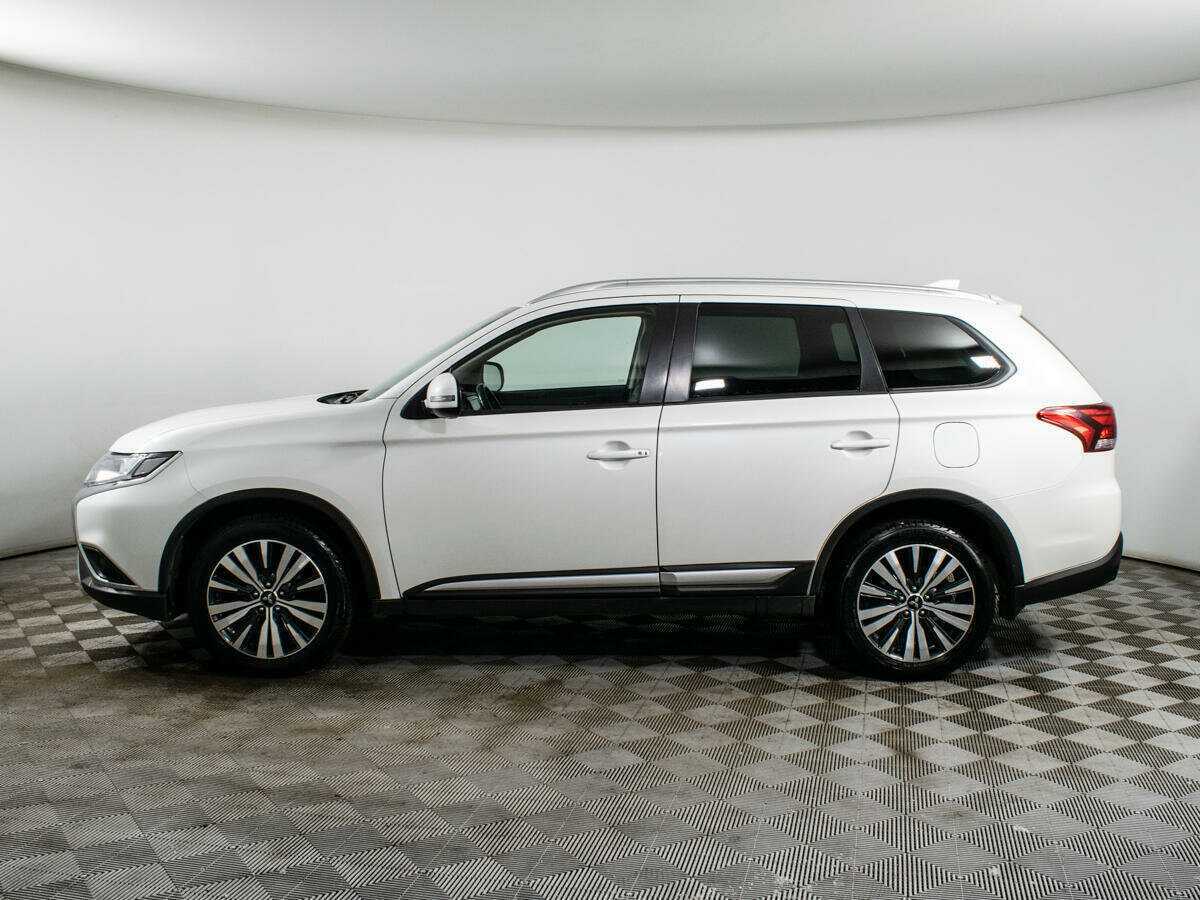 Mitsubishi Outlander с пробегом — 2020 год. Фото: #7