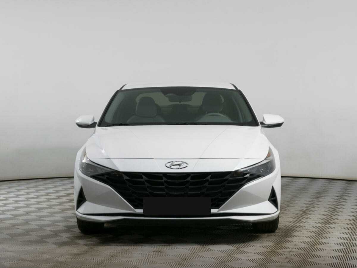 Hyundai Elantra с пробегом — 2021 год. Фото: #1