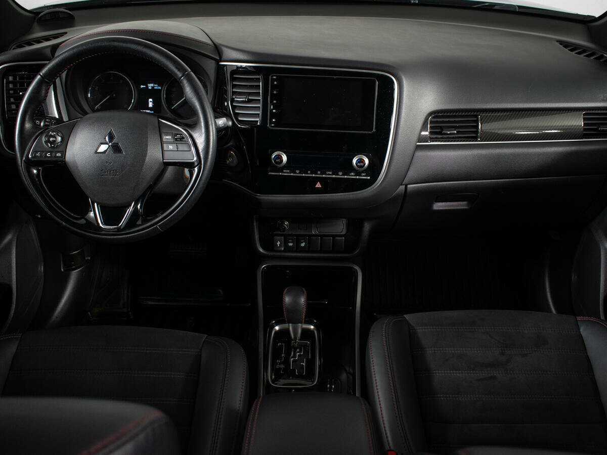Mitsubishi Outlander с пробегом — 2021 год. Фото: #8