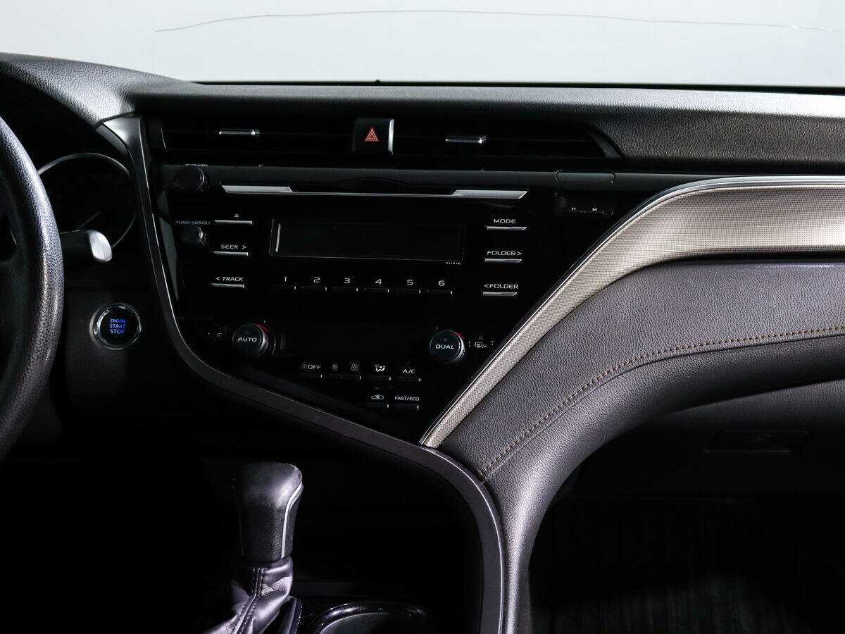 Toyota Camry с пробегом — 2021 год. Фото: #10