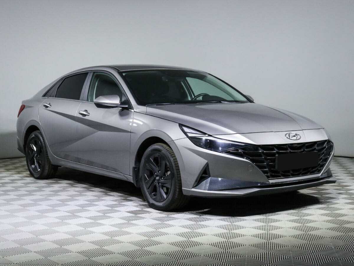 Hyundai Elantra с пробегом — 2022 год. Фото: #2