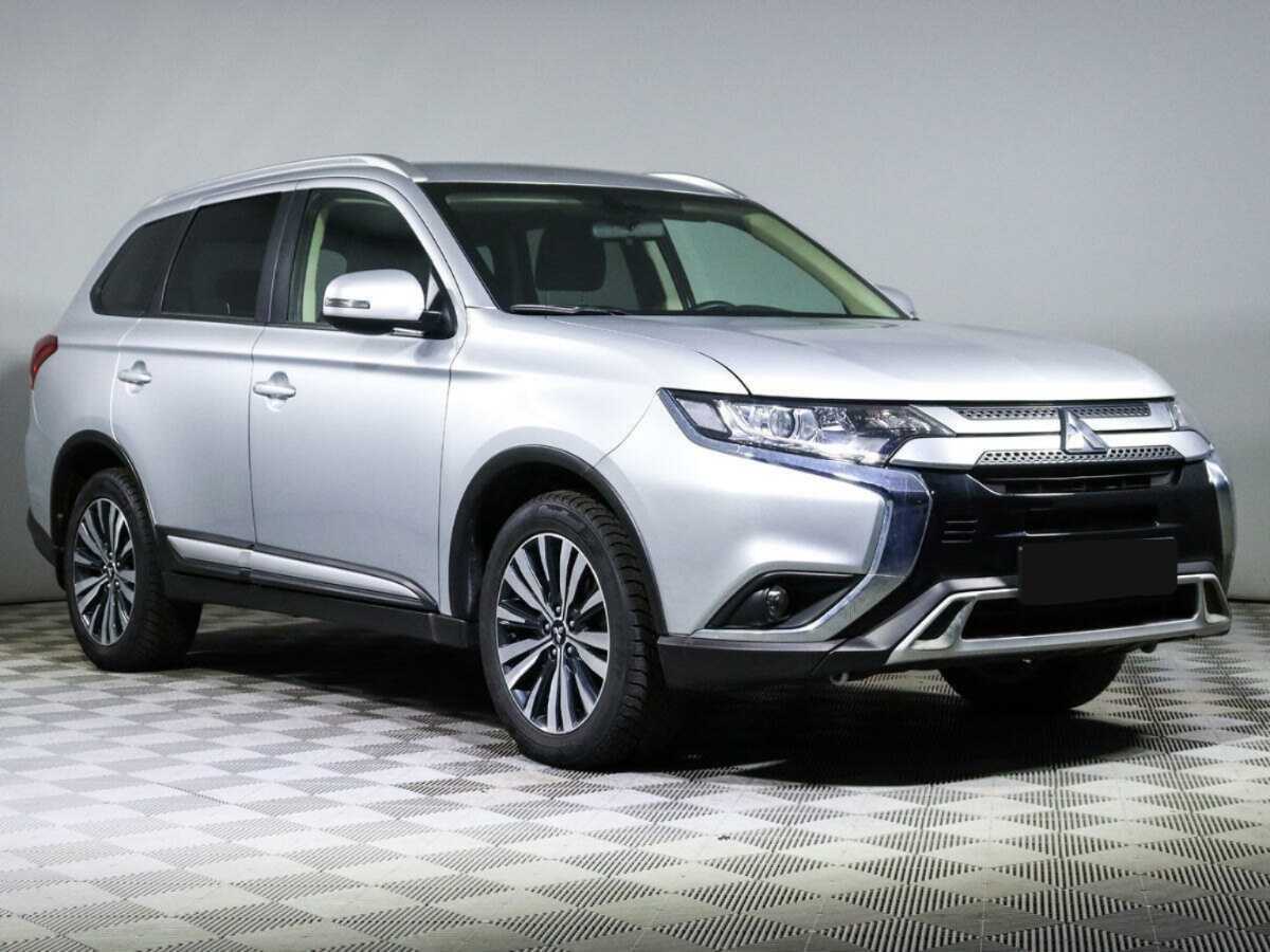 Mitsubishi Outlander с пробегом — 2021 год. Фото: #2