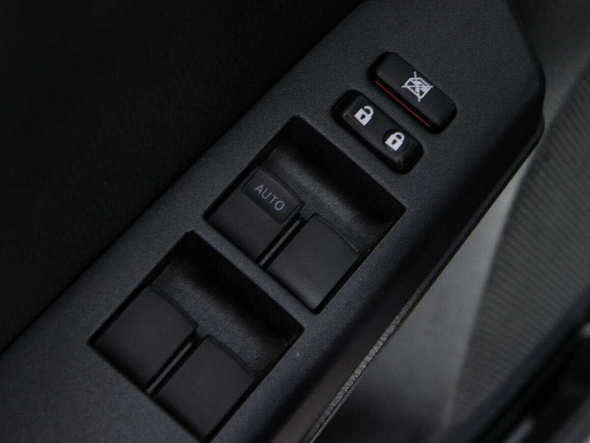 Toyota RAV4 с пробегом — 2015 год. Фото: #15