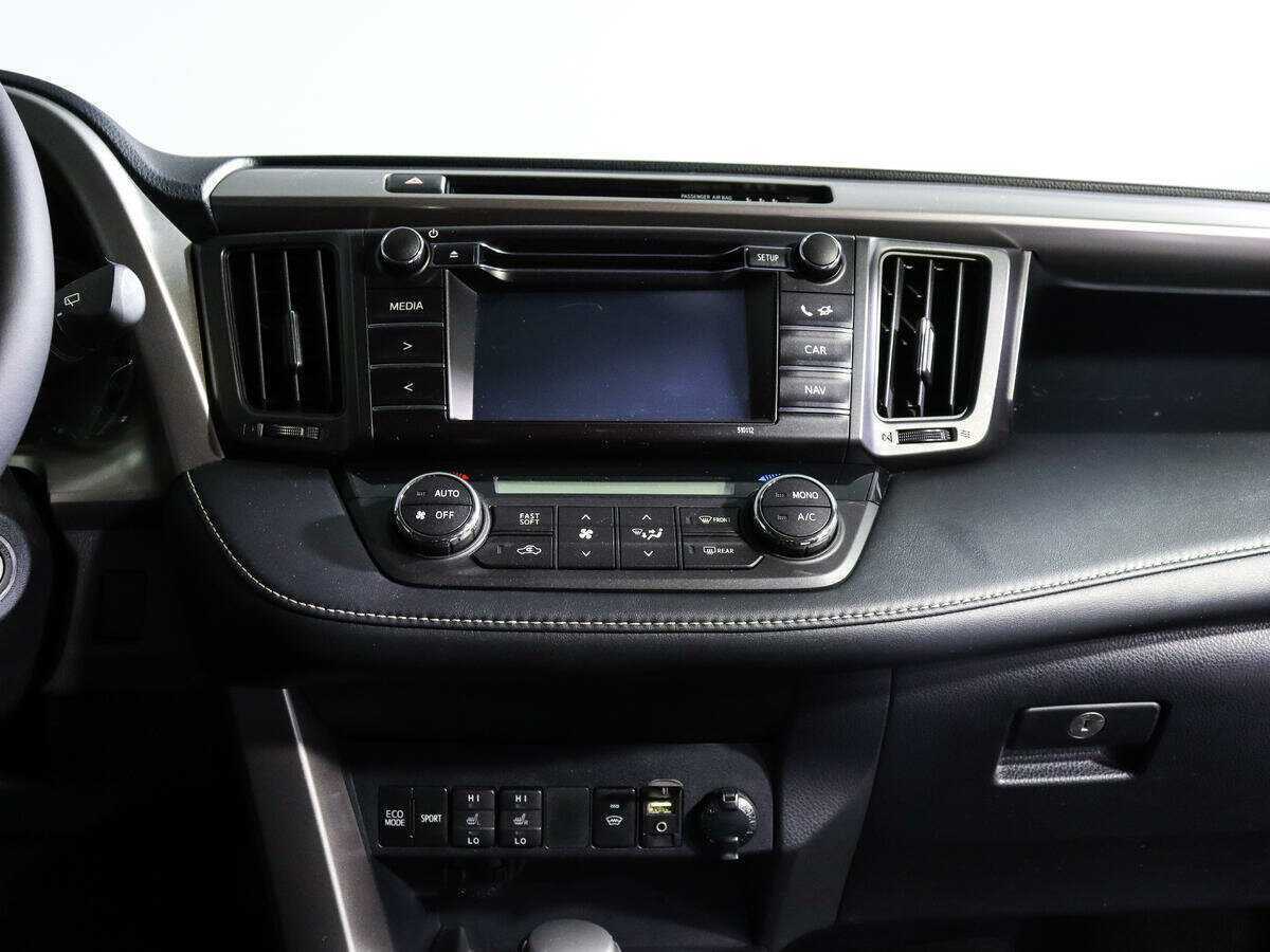 Toyota RAV4 с пробегом — 2016 год. Фото: #12