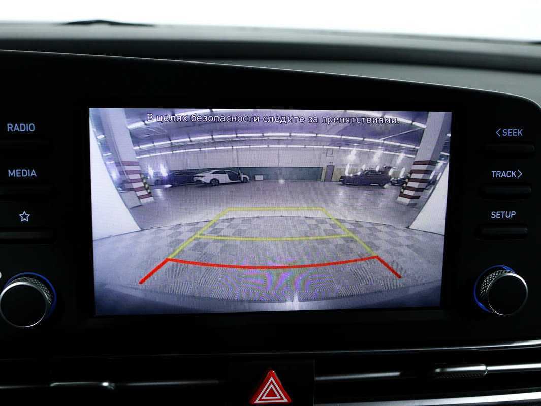 Hyundai Elantra с пробегом — 2021 год. Фото: #13