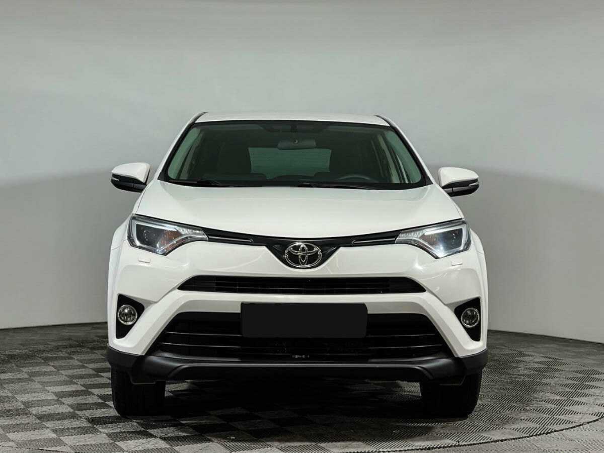 Toyota RAV4 с пробегом — 2016 год. Фото: #1