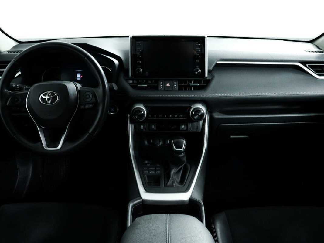 Toyota RAV4 с пробегом — 2020 год. Фото: #10