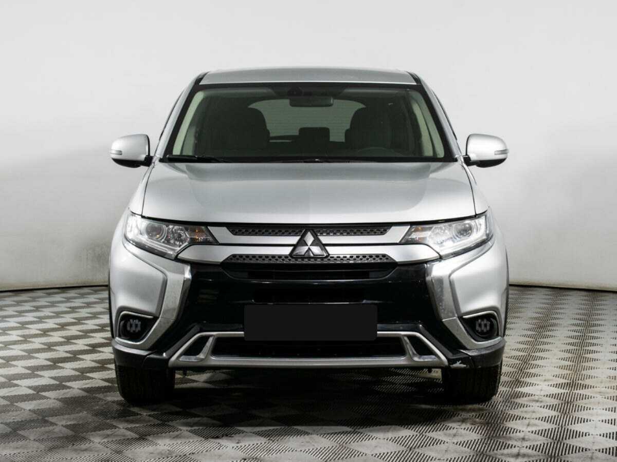 Mitsubishi Outlander с пробегом — 2019 год. Фото: #1