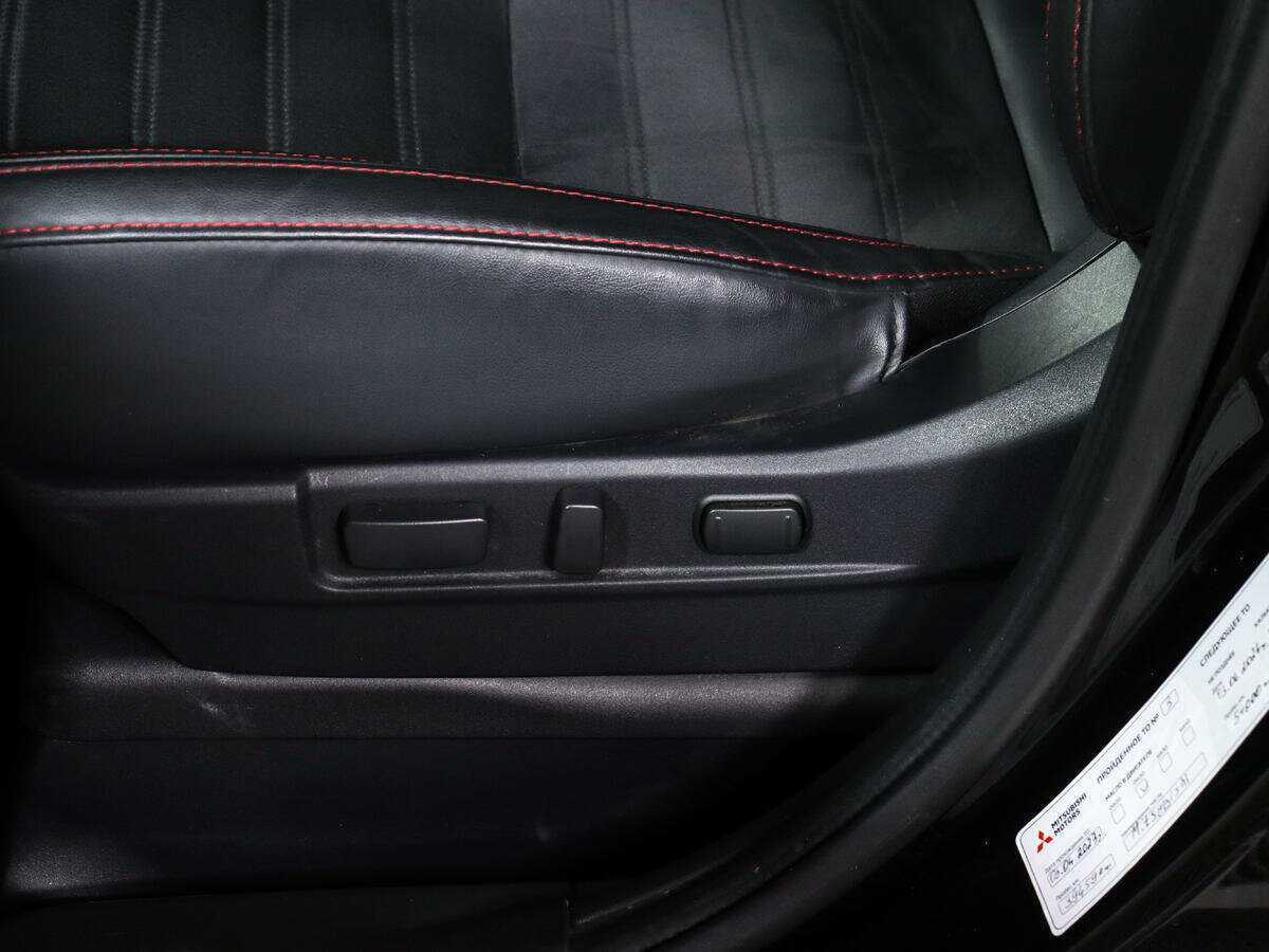 Mitsubishi Outlander с пробегом — 2020 год. Фото: #16