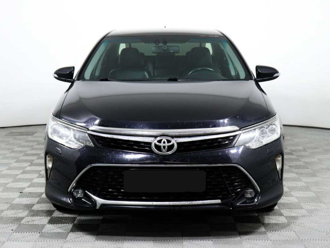 Toyota Camry с пробегом — 2015 год. Фото: #1