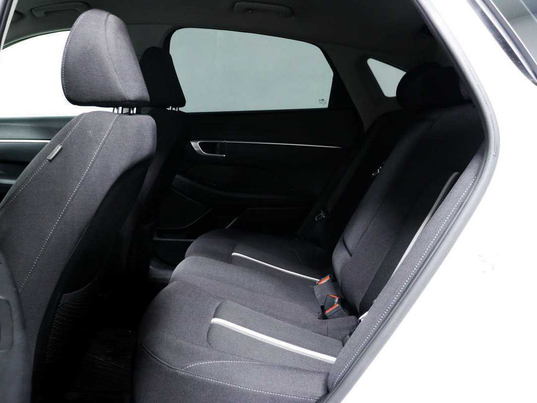 Hyundai Sonata с пробегом — 2020 год. Фото: #11