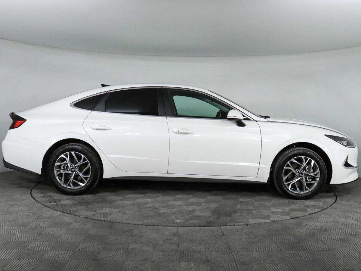 Hyundai Sonata с пробегом — 2021 год. Фото: #3