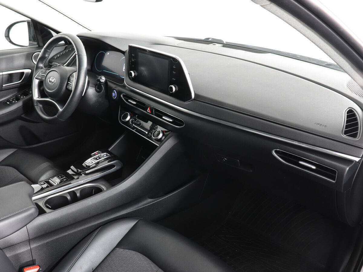 Hyundai Sonata с пробегом — 2021 год. Фото: #9
