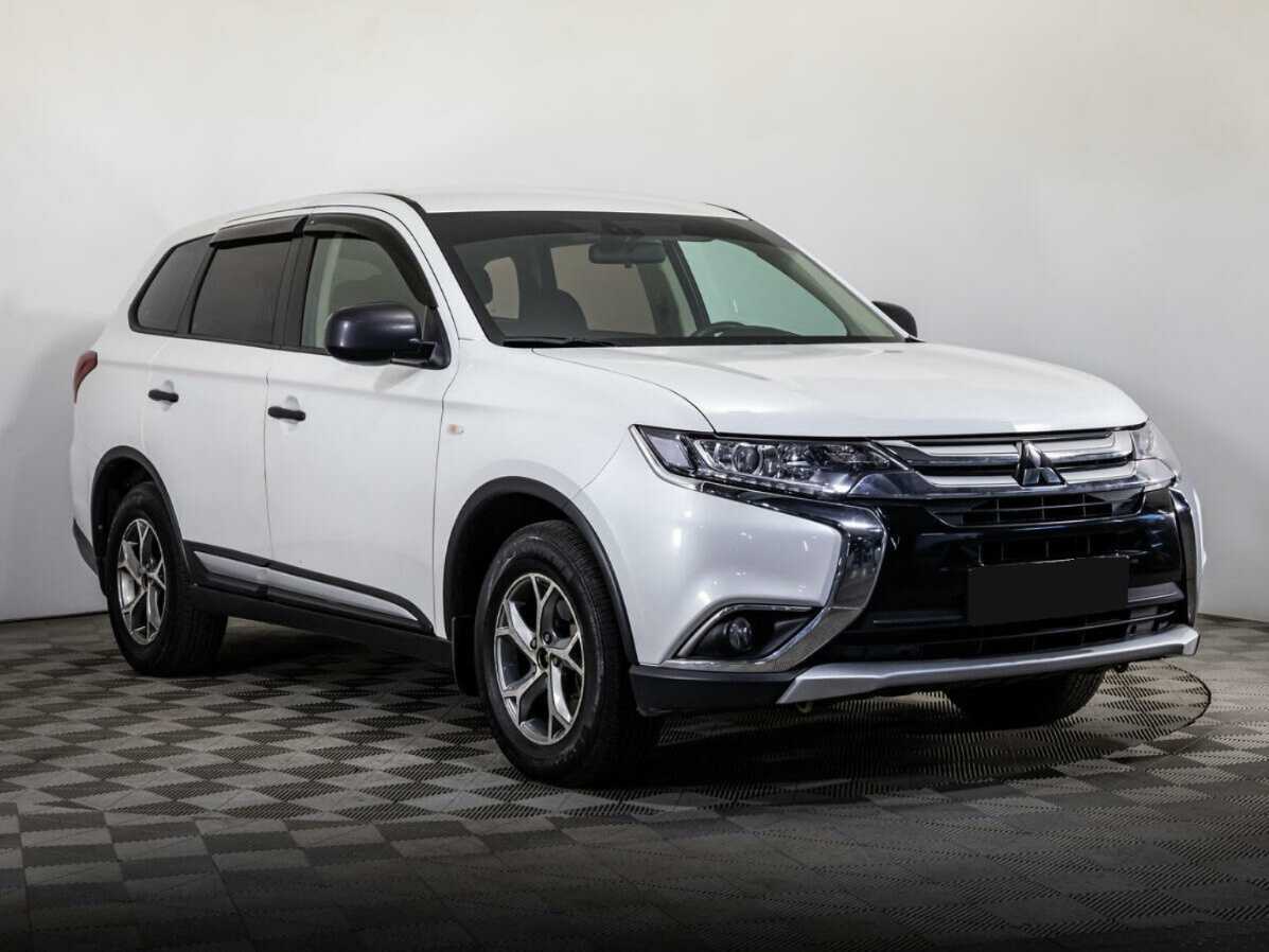 Mitsubishi Outlander с пробегом — 2018 год. Фото: #2