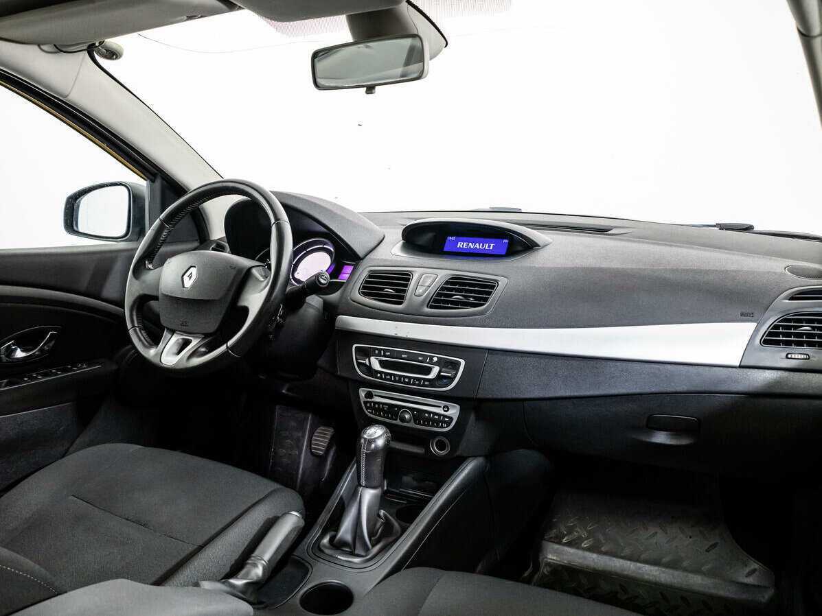 Renault Fluence с пробегом — 2013 год. Фото: #8