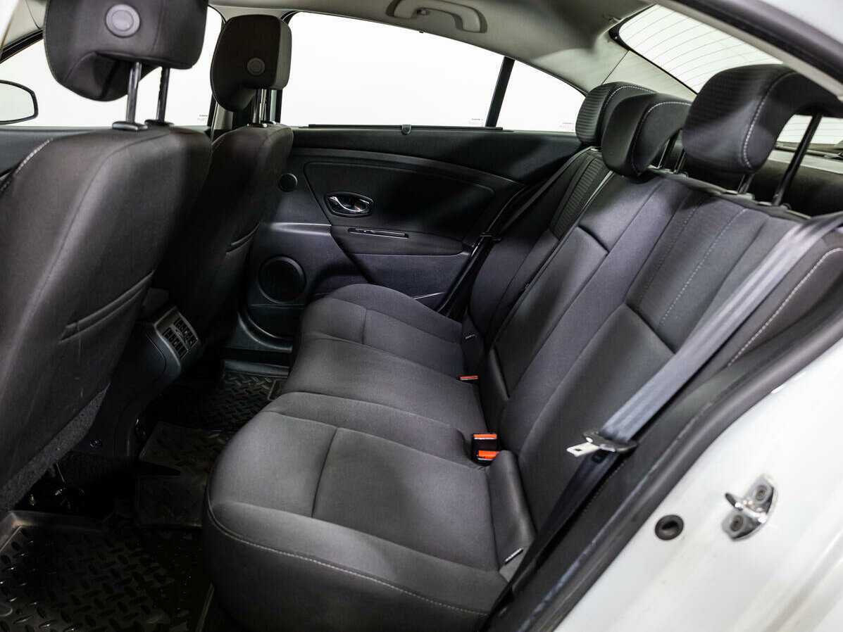 Renault Fluence с пробегом — 2013 год. Фото: #9