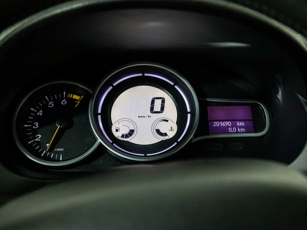 Renault Fluence с пробегом — 2013 год. Фото: #11