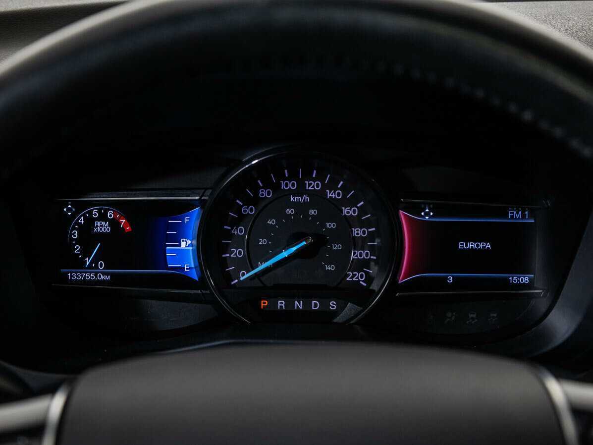 Ford Explorer с пробегом — 2016 год. Фото: #11