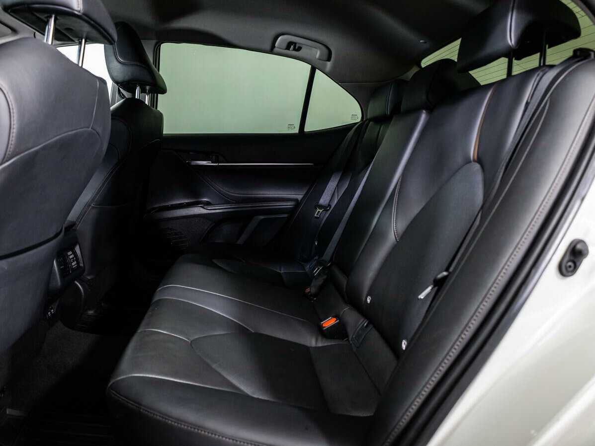 Toyota Camry с пробегом — 2018 год. Фото: #8