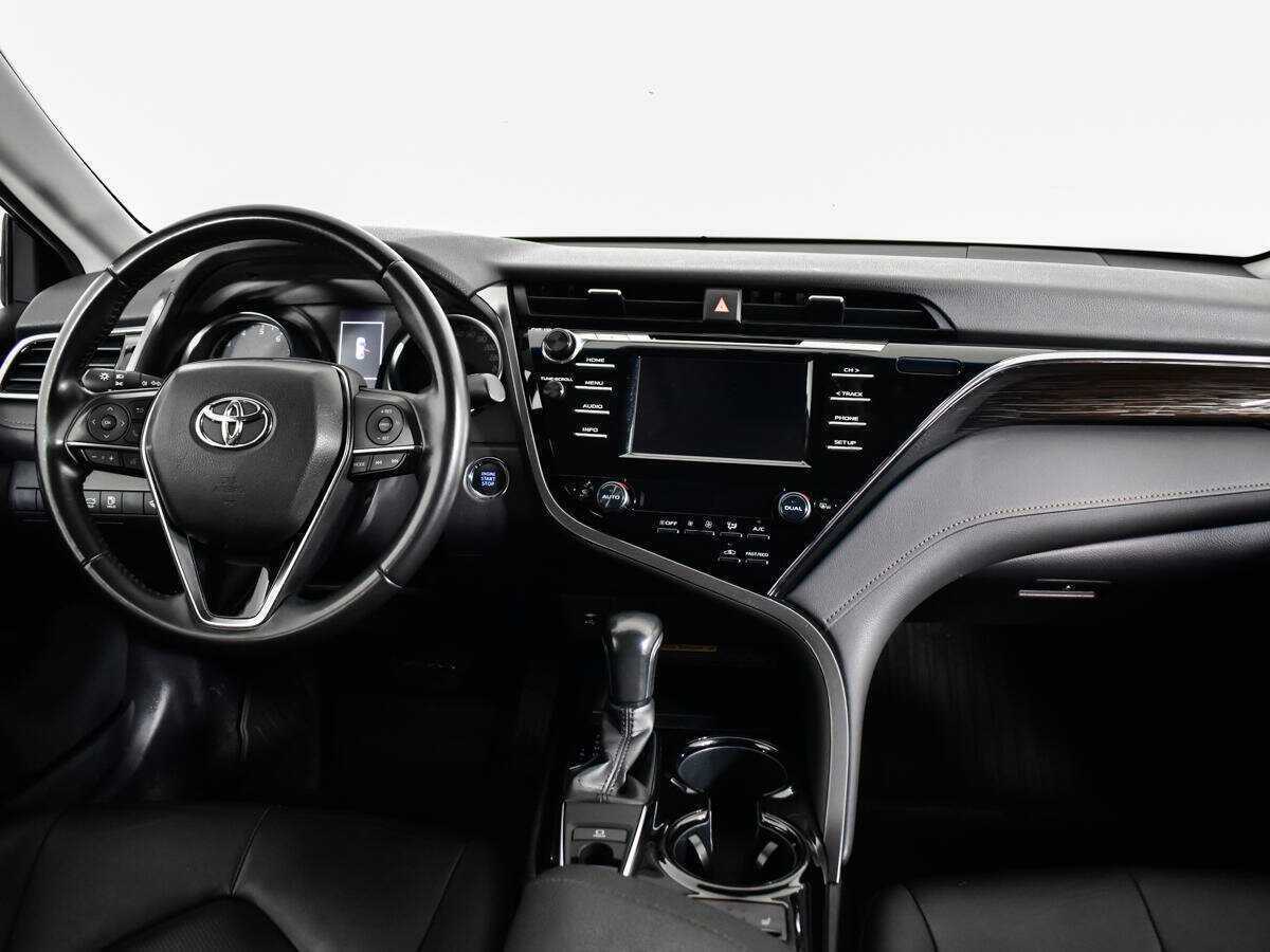 Toyota Camry с пробегом — 2019 год. Фото: #12