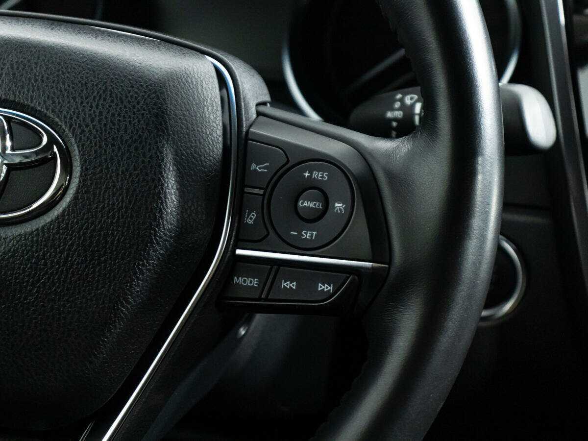 Toyota Camry с пробегом — 2020 год. Фото: #20