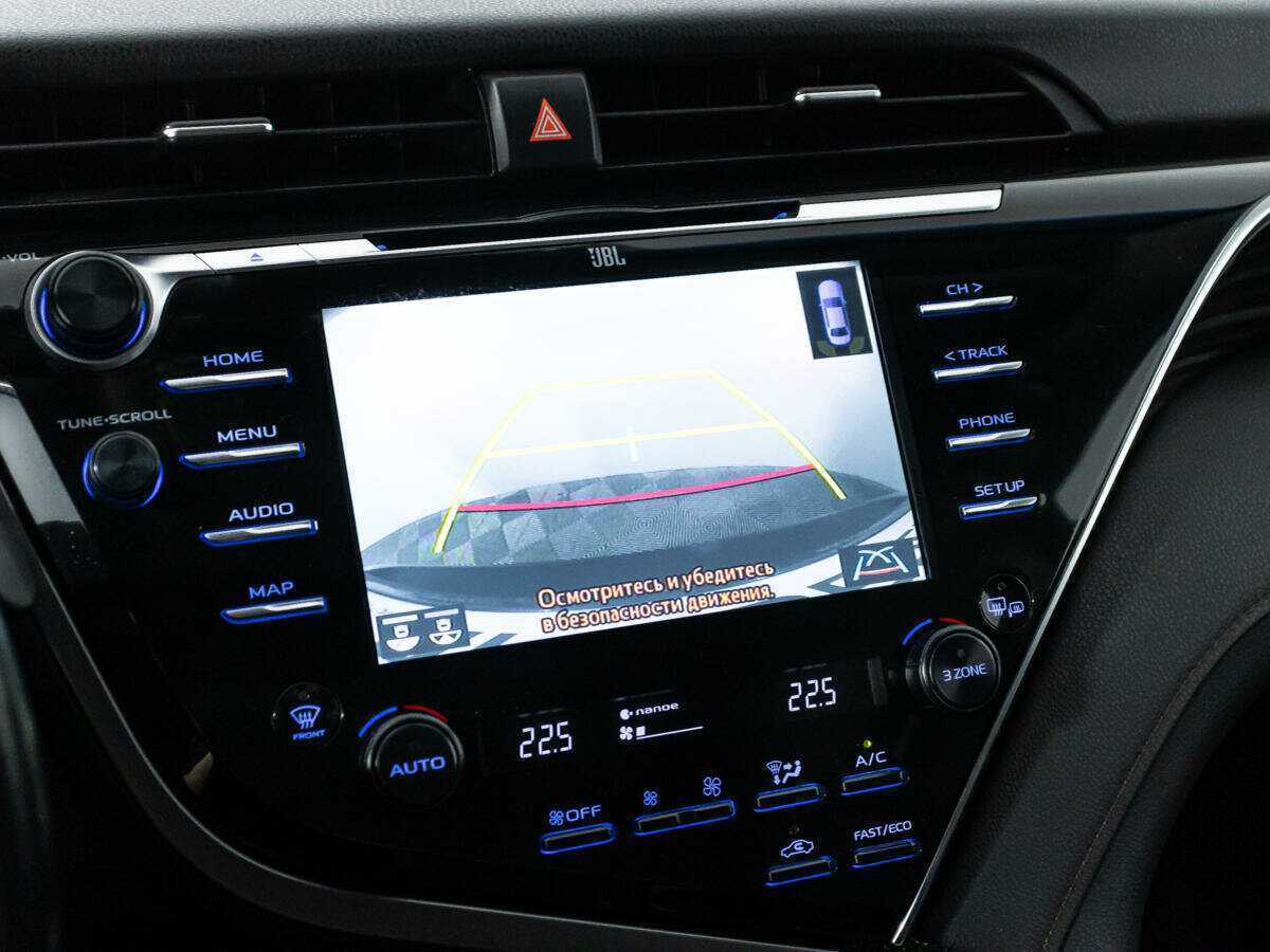 Toyota Camry с пробегом — 2018 год. Фото: #16