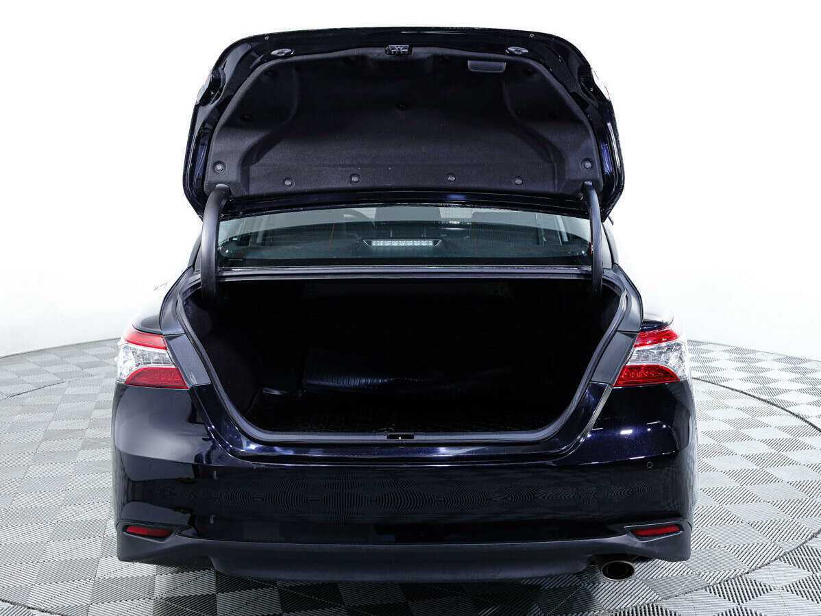 Toyota Camry с пробегом — 2019 год. Фото: #8