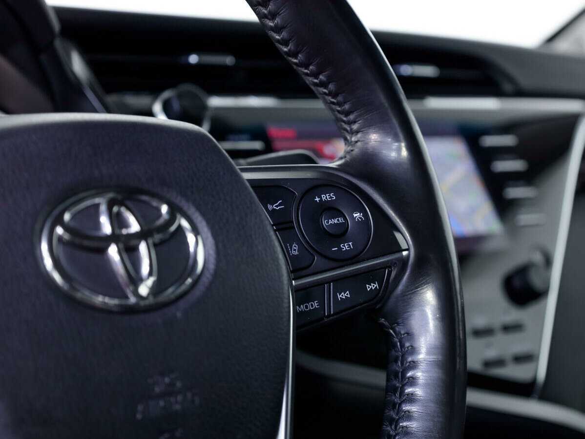 Toyota Camry с пробегом — 2019 год. Фото: #22