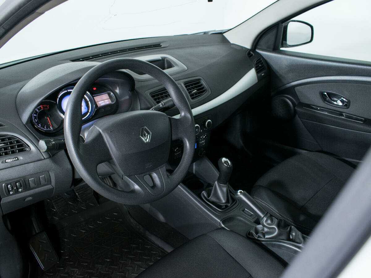 Renault Fluence с пробегом — 2013 год. Фото: #10