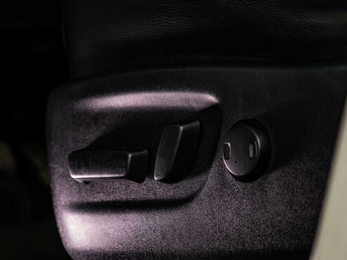 Toyota RAV4 с пробегом — 2015 год. Фото: #14