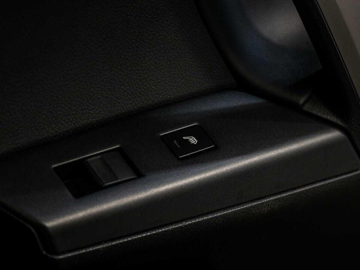 Toyota RAV4 с пробегом — 2015 год. Фото: #24