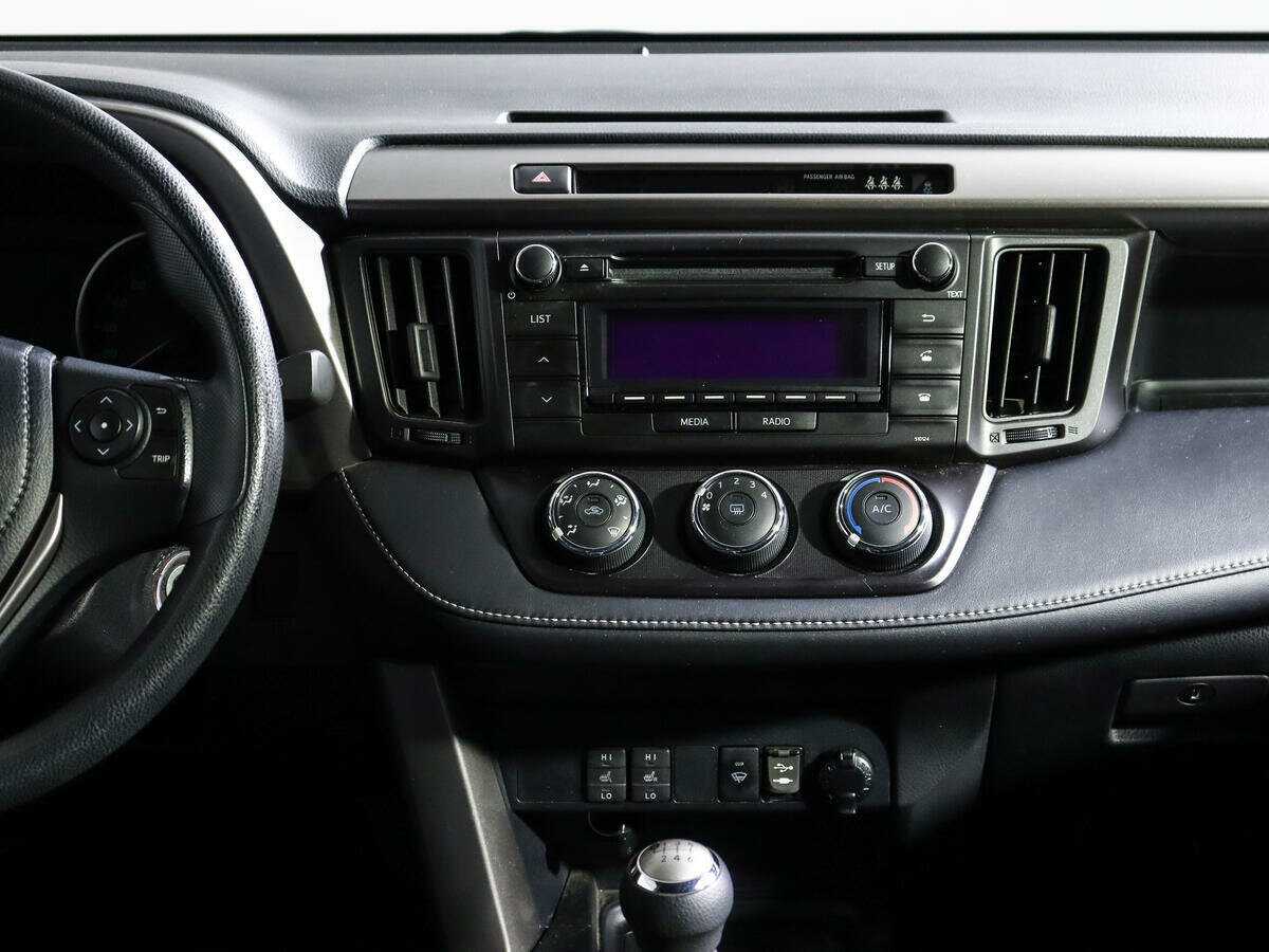 Toyota RAV4 с пробегом — 2018 год. Фото: #12