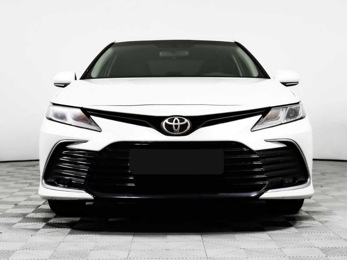 Toyota Camry с пробегом — 2021 год. Фото: #1