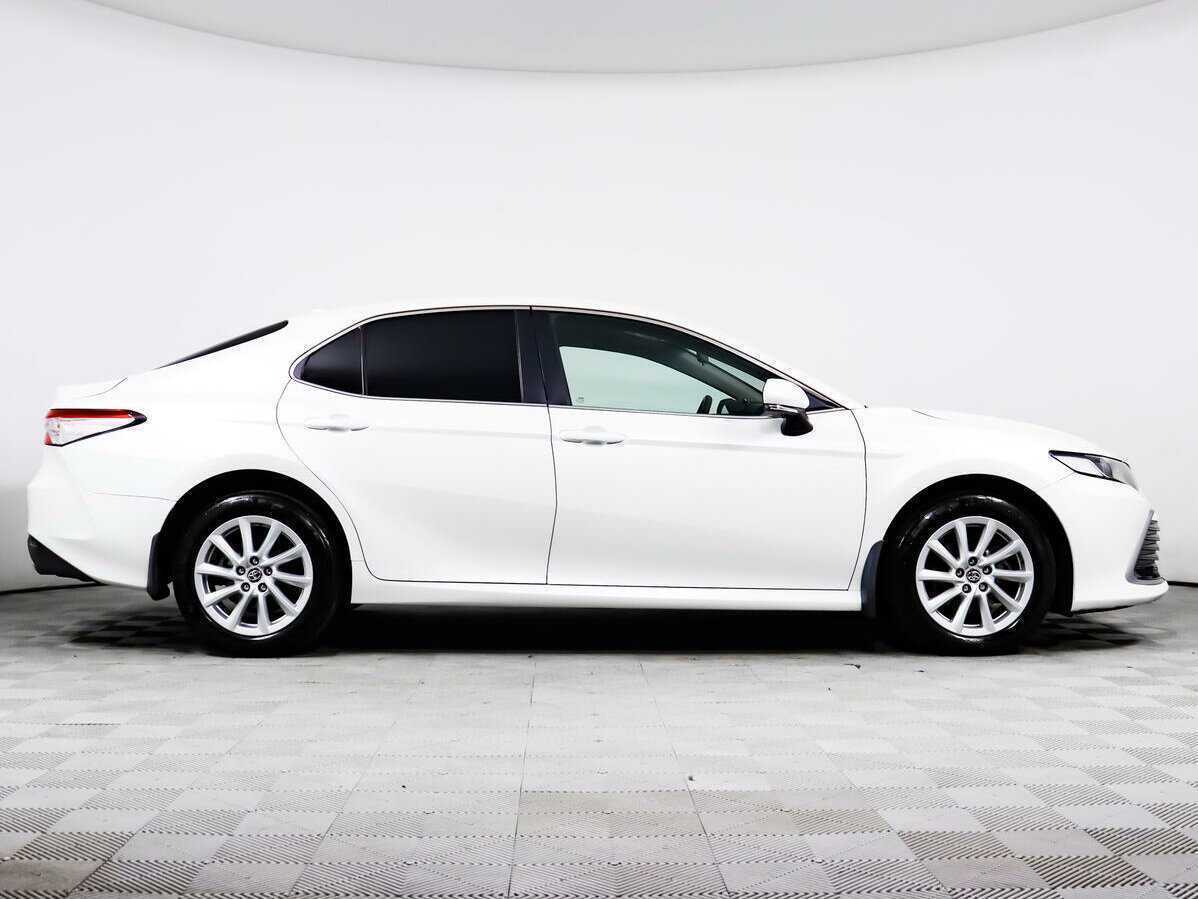 Toyota Camry с пробегом — 2021 год. Фото: #3