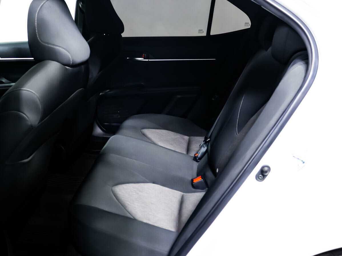 Toyota Camry с пробегом — 2021 год. Фото: #10