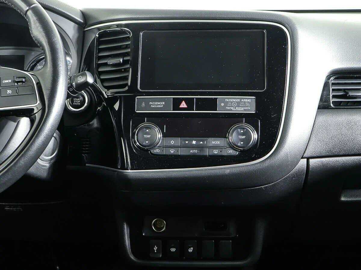 Mitsubishi Outlander с пробегом — 2019 год. Фото: #11