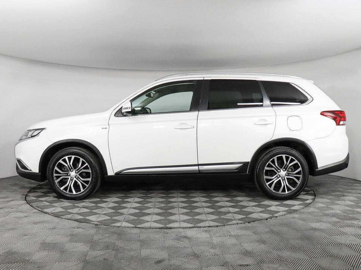 Mitsubishi Outlander с пробегом — 2018 год. Фото: #6
