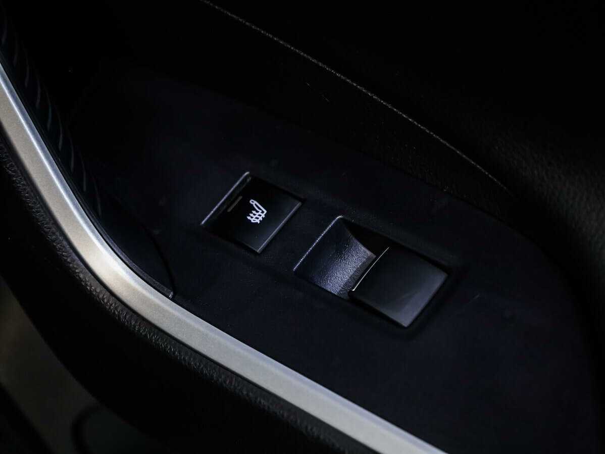 Toyota RAV4 с пробегом — 2021 год. Фото: #2