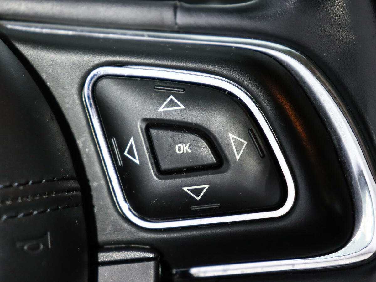 Jaguar XJ с пробегом — 2014 год. Фото: #26