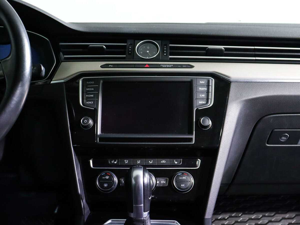 Volkswagen Passat с пробегом — 2016 год. Фото: #10