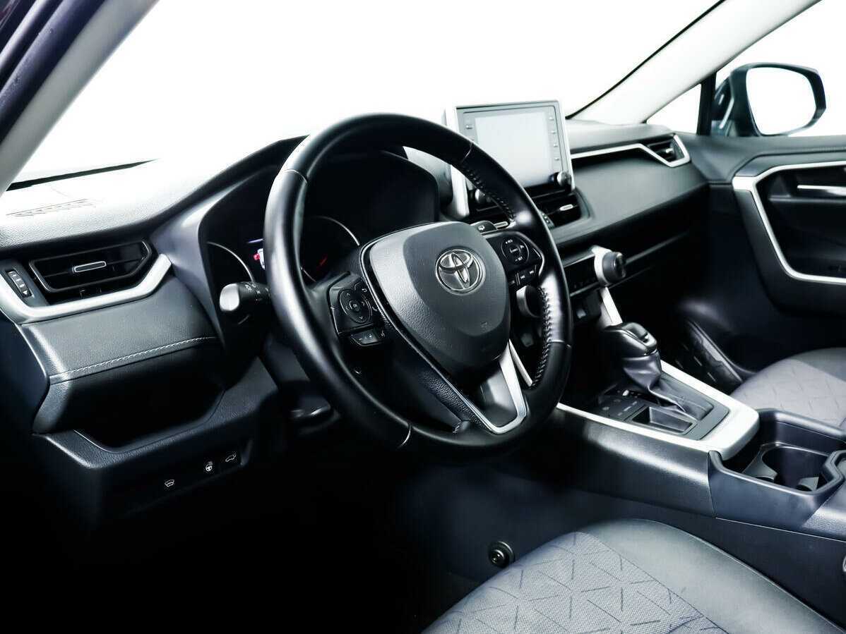 Toyota RAV4 с пробегом — 2020 год. Фото: #12