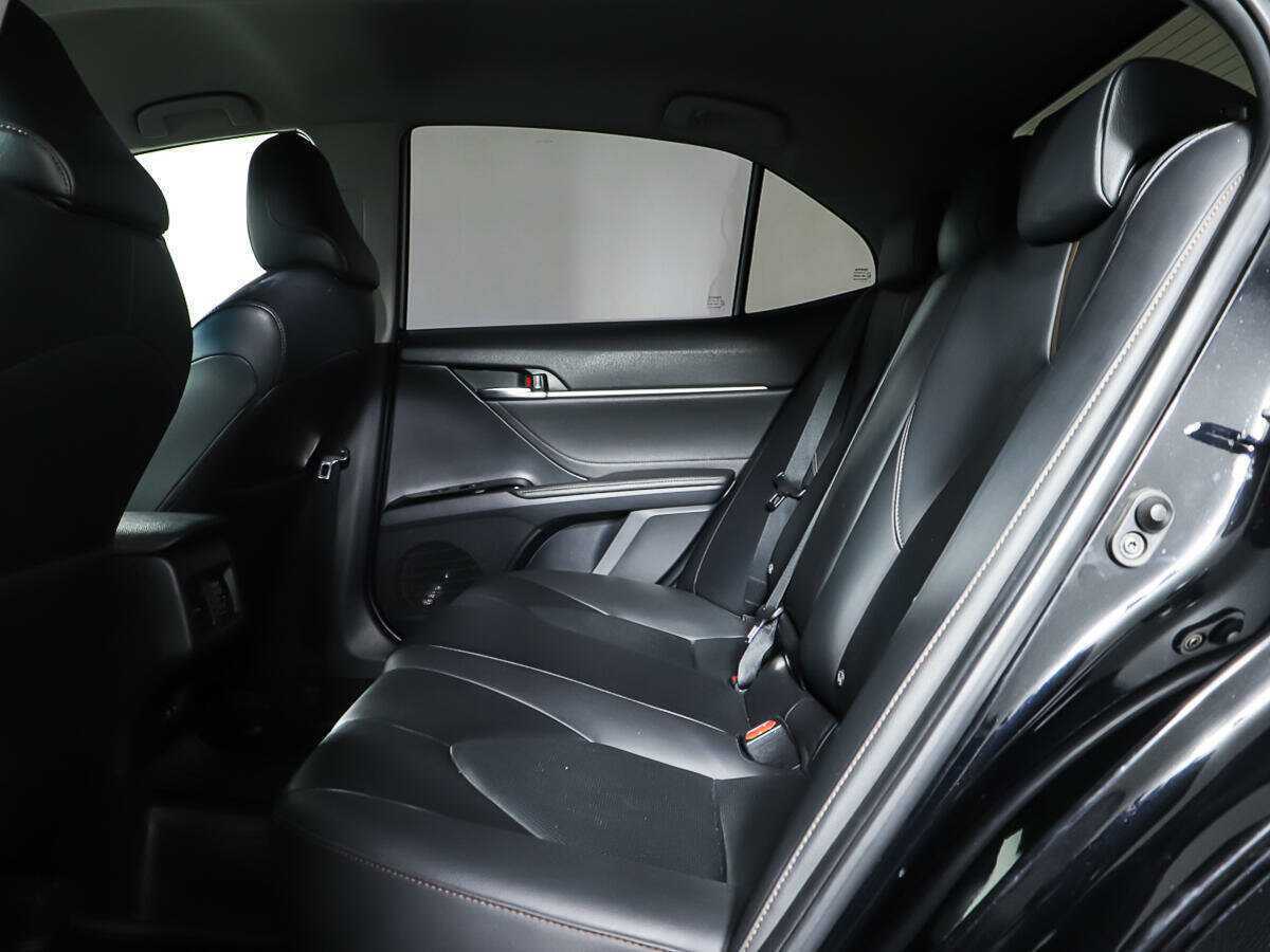 Toyota Camry с пробегом — 2019 год. Фото: #9