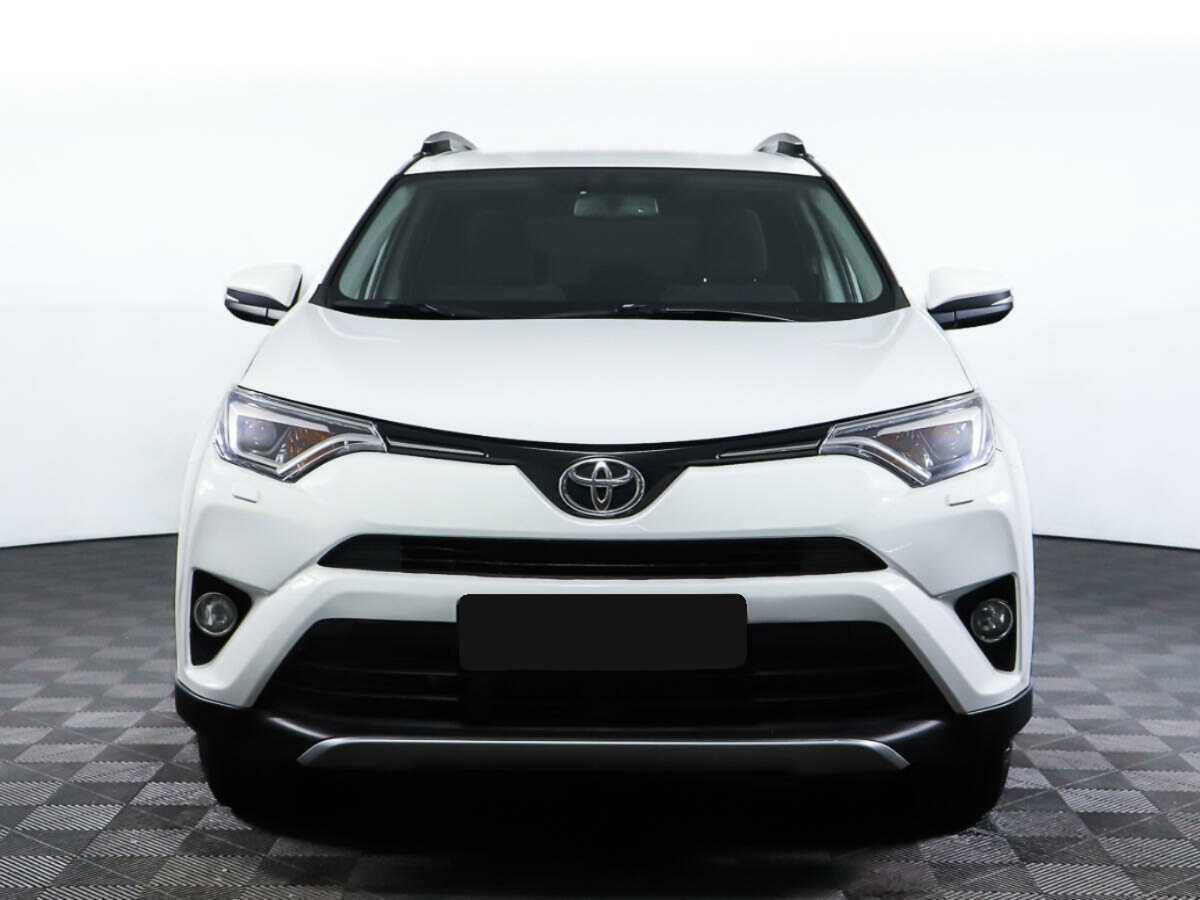 Toyota RAV4 с пробегом — 2017 год. Фото: #1