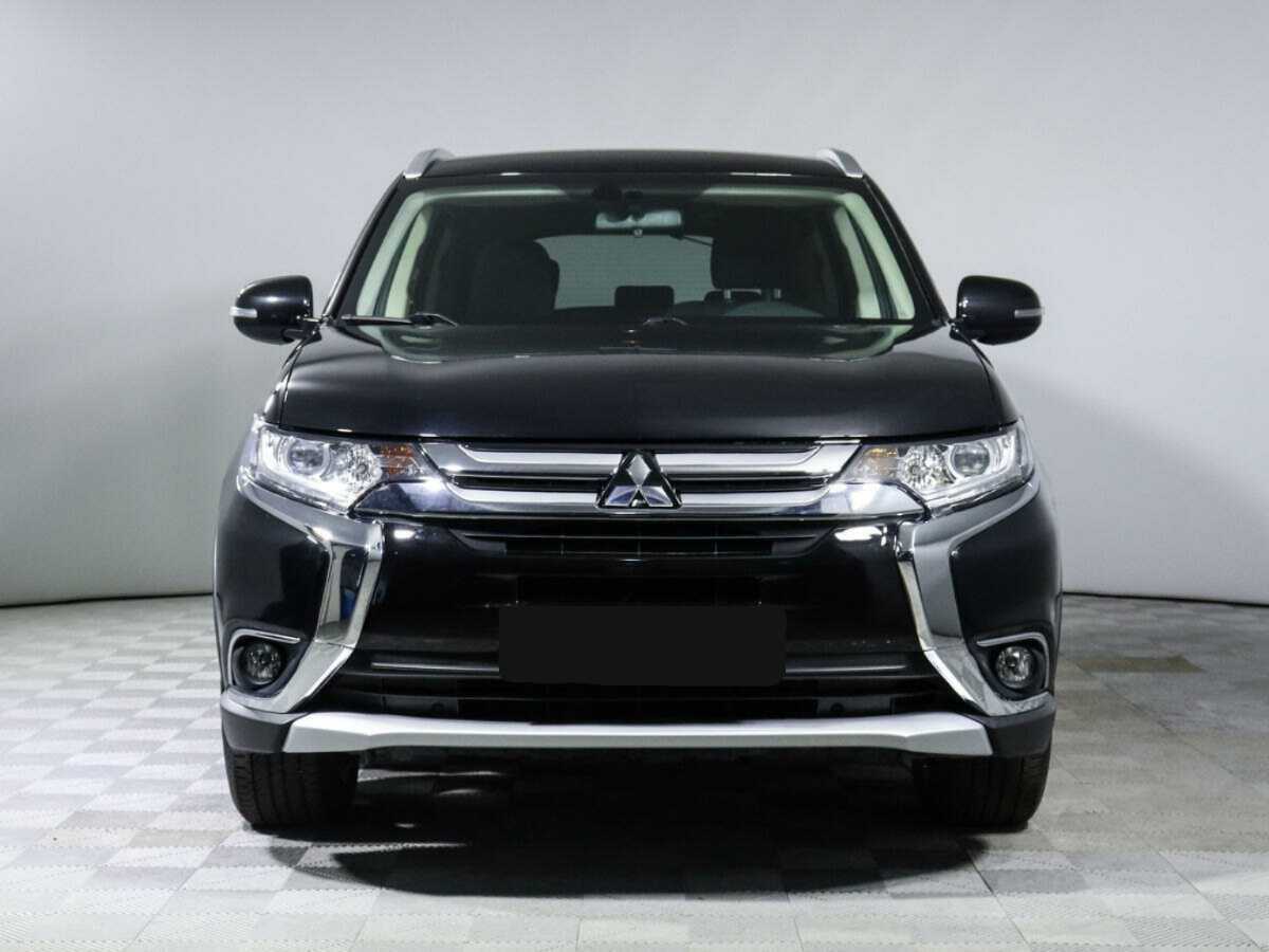 Mitsubishi Outlander с пробегом — 2018 год. Фото: #1