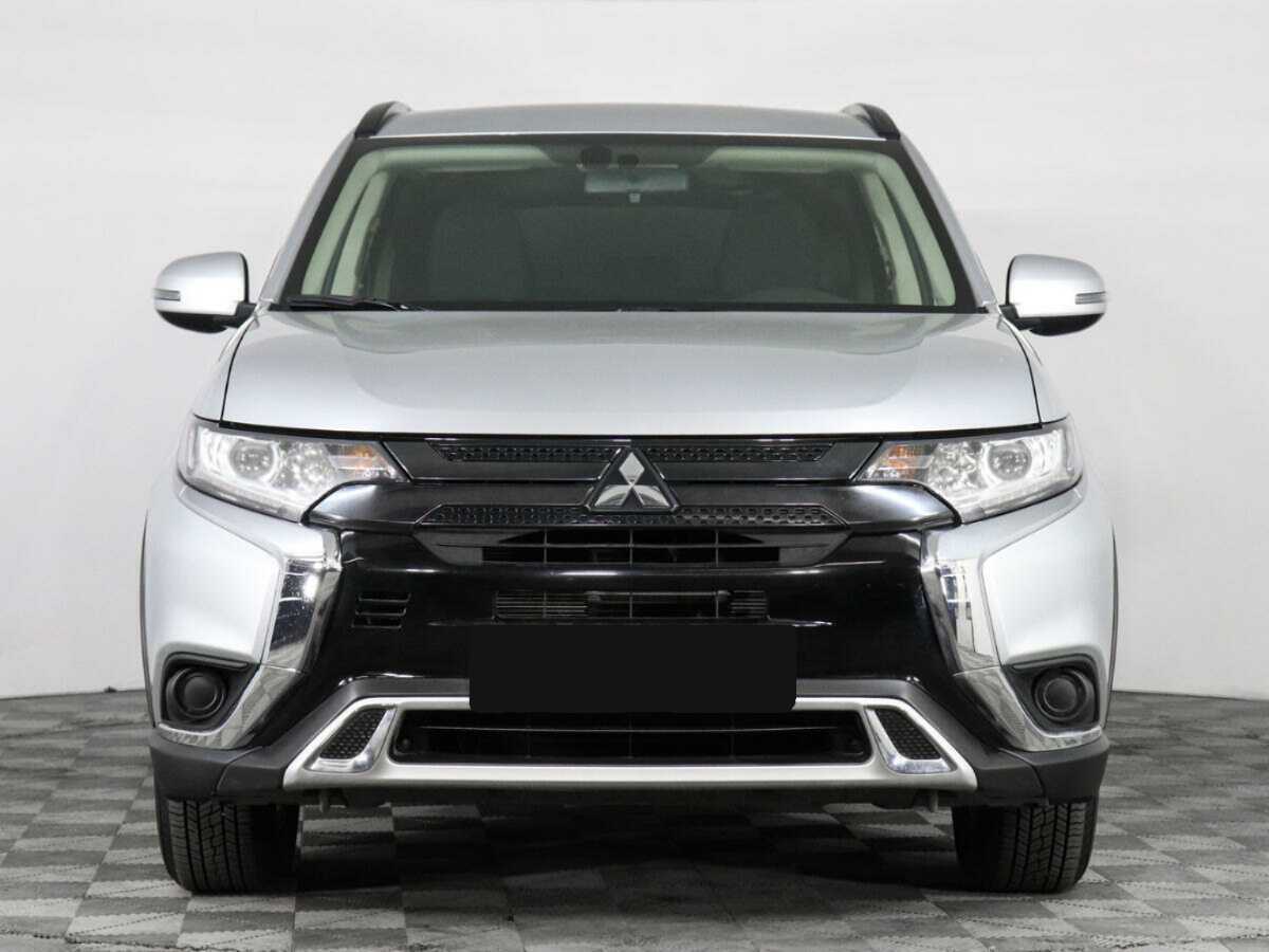 Mitsubishi Outlander с пробегом — 2022 год. Фото: #1