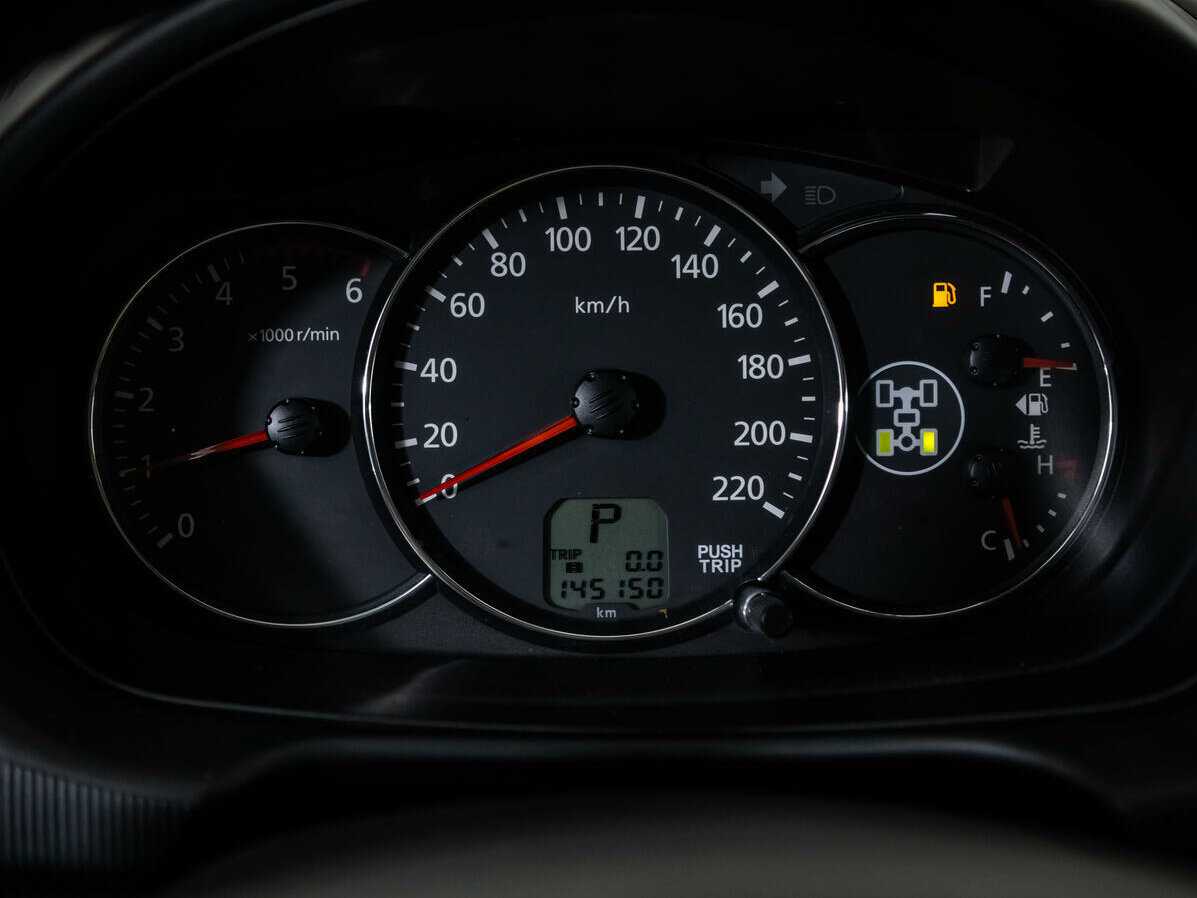 Mitsubishi Pajero Sport с пробегом — 2015 год. Фото: #11