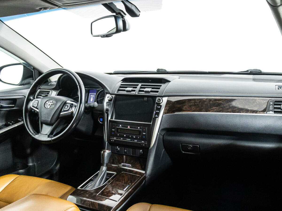 Toyota Camry с пробегом — 2016 год. Фото: #8