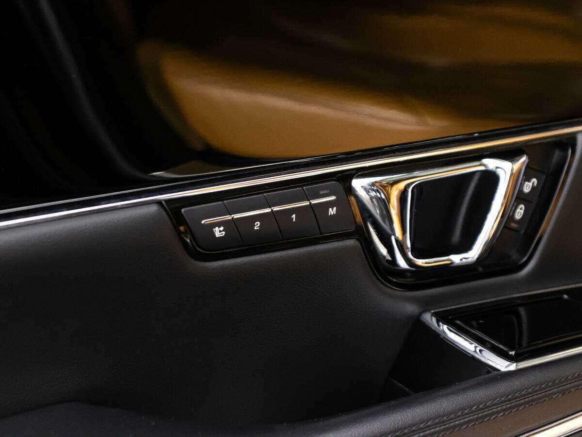 Jaguar XJ с пробегом — 2016 год. Фото: #16